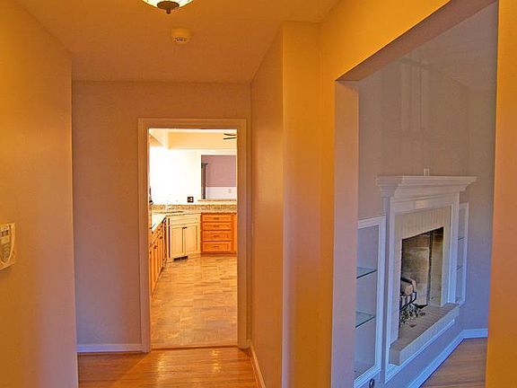4th image of 3292 Basswood Ln