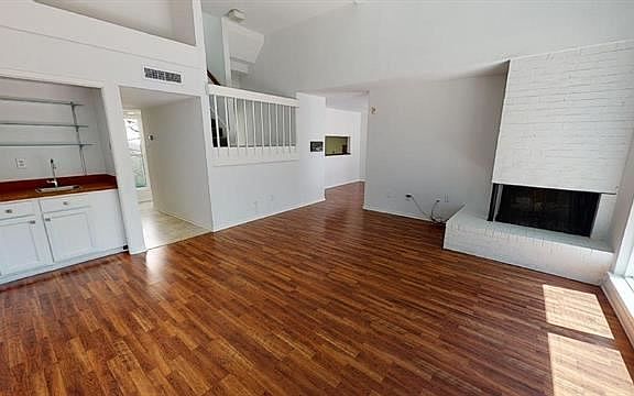 3rd image of 2914 Shady Lake Cir