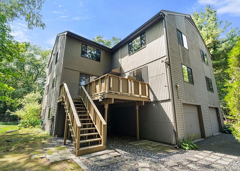 1st image of 19 Treetop Park #19