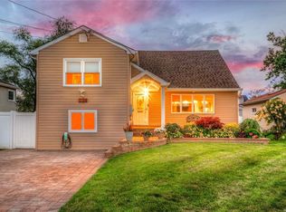 3488 Bayfield Blvd, Oceanside, NY 11572