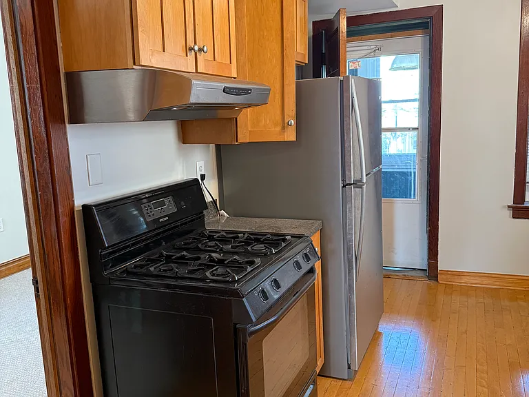 1632 W Nelson St #2 — Photo 11