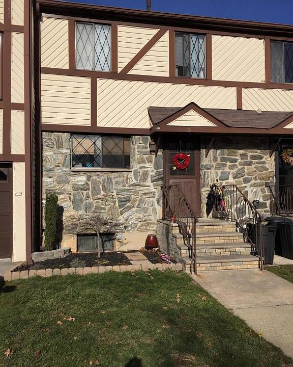 1st image of 25 Dreyer Ave