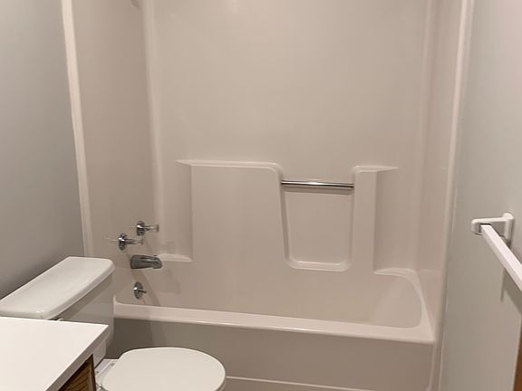 3rd image of 13850 S Alden Ct
