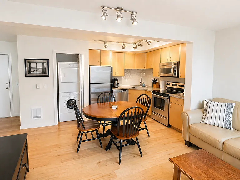 103 Bellevue Ave E #502 — Photo 6