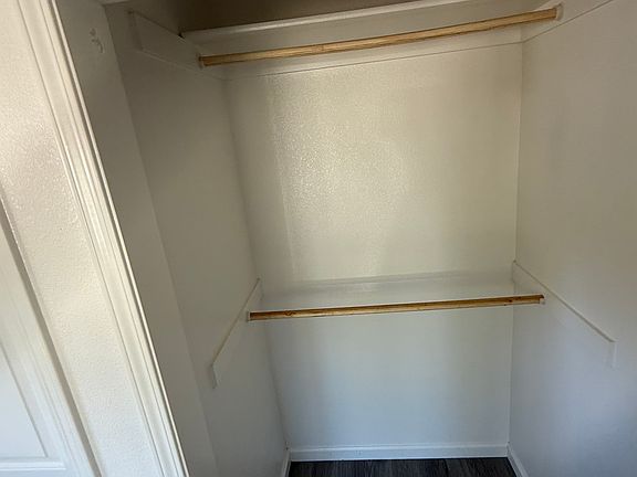 2nd image of 989 Summerfield Rd #1
