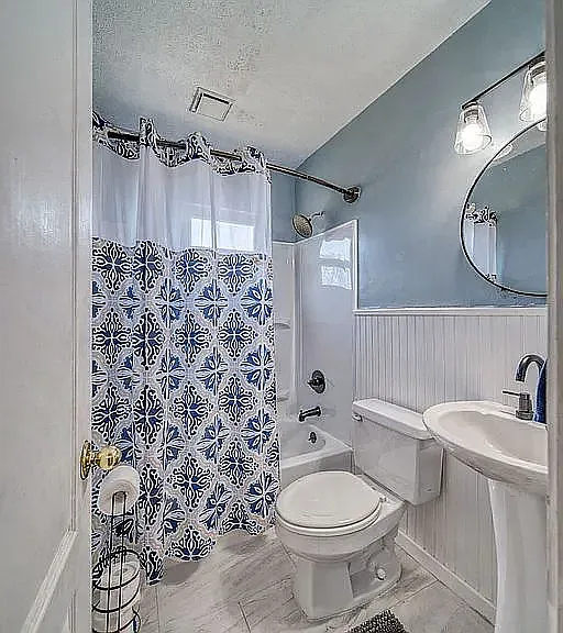 3905 W 24th St — Photo 4