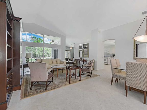 3rd image of 11679 Pamplona Blvd