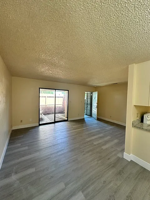 N Peach Ave, Fresno — Photo 3