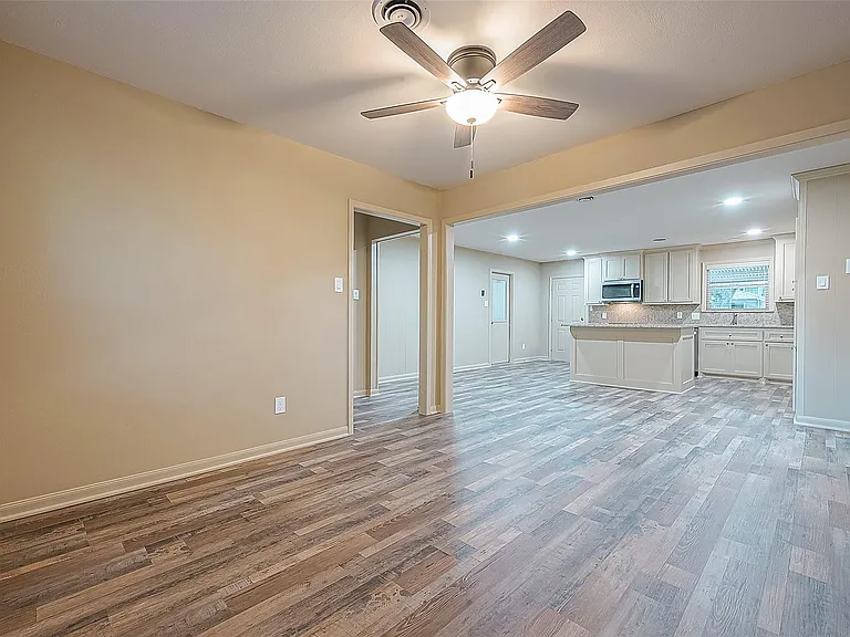 722 Venice St — Photo 4