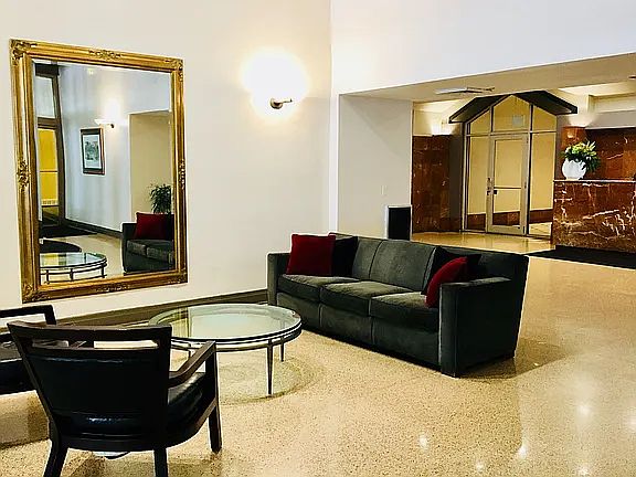 3rd image of 1212 N Lasalle St #2504