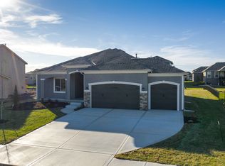 12162 S Quail Ridge Dr, Olathe, KS 66061