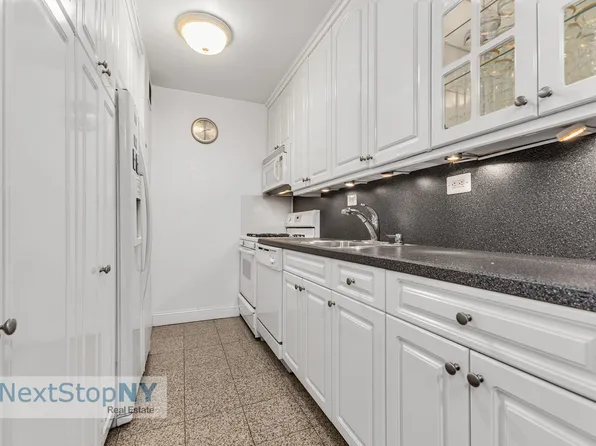 245 East 54th Street 22A image 1 of 11