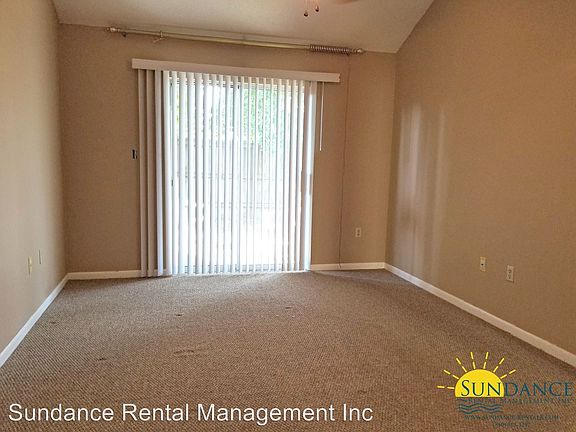 5th image of 415 Village Ct