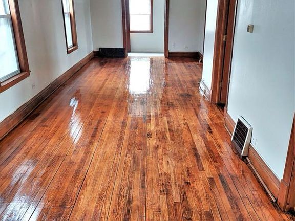 3rd image of 211 N Broadway St APT 2