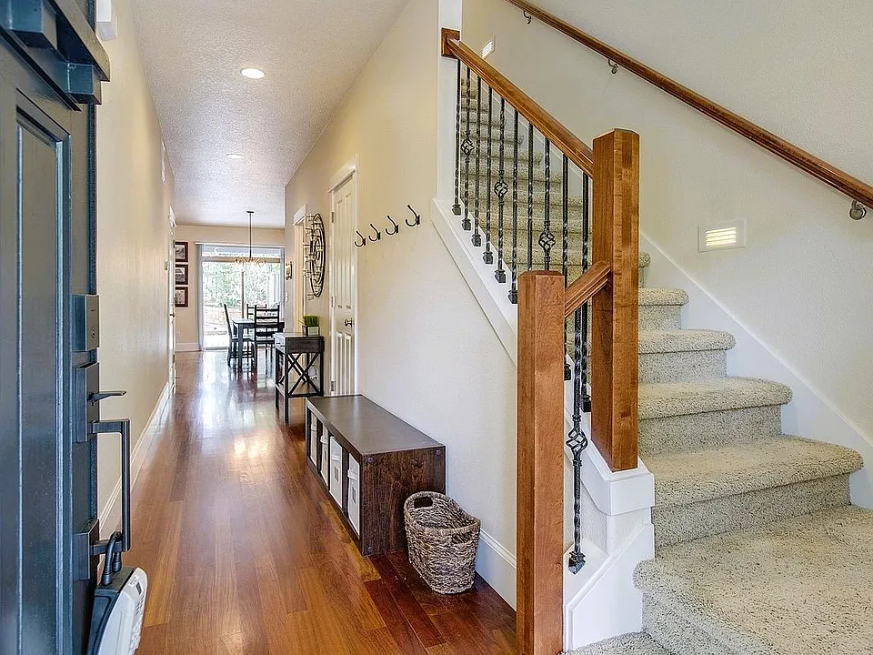 5712 NW Lark Meadow Ter