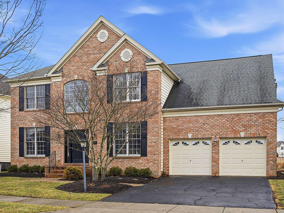 ぺすらにあ‼️ 7069 Maynard Pl, New Albany, OH 43054 | Zillow