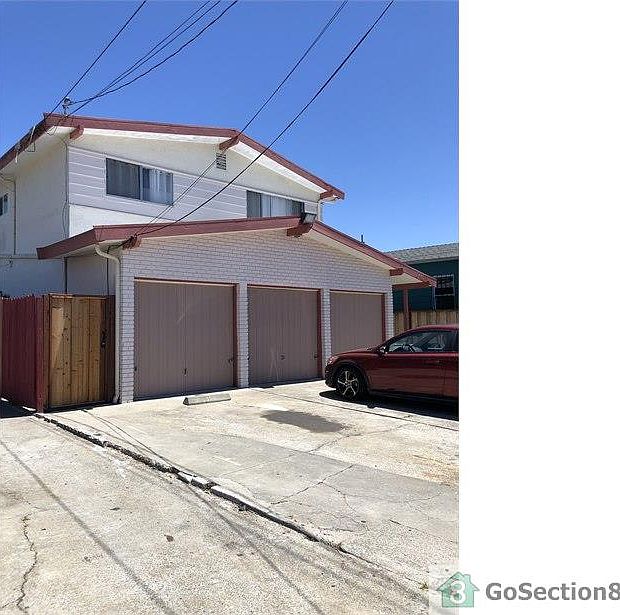 1st image of 3466 Paxton Ave #2