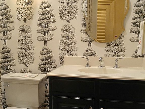 1st Floor Bath/Powder Rm