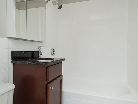 3rd image of 1410-1412 Columbia Rd #16F