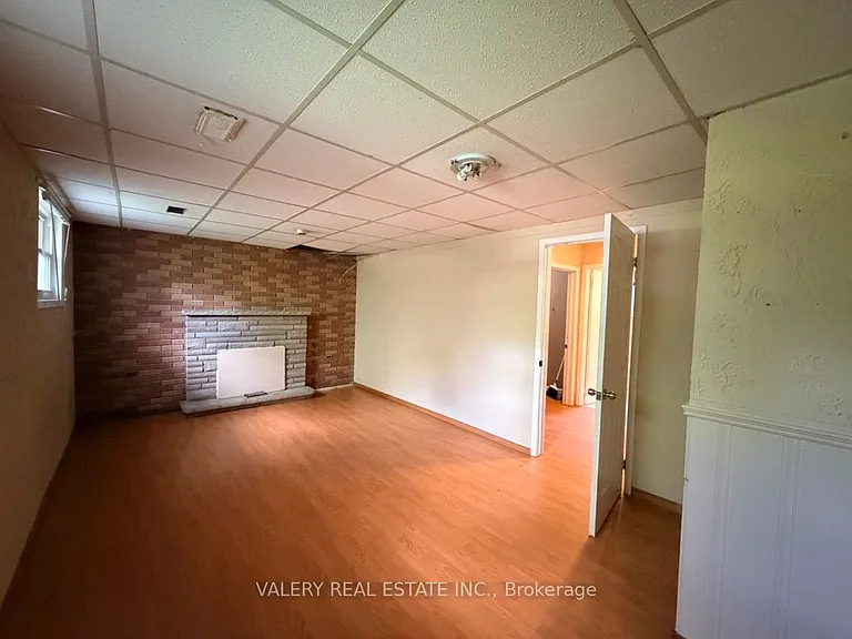 63 Paperbirch Cres #B — Photo 15