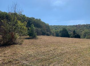 153 Howards Br, Hinton, WV 25951