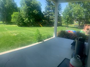 809 W Division St, Watertown, WI 53094