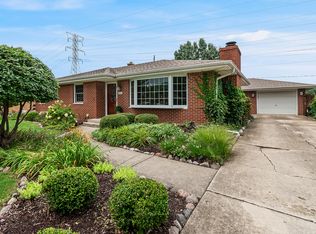 1820 Root St, Crest Hill, IL 60403