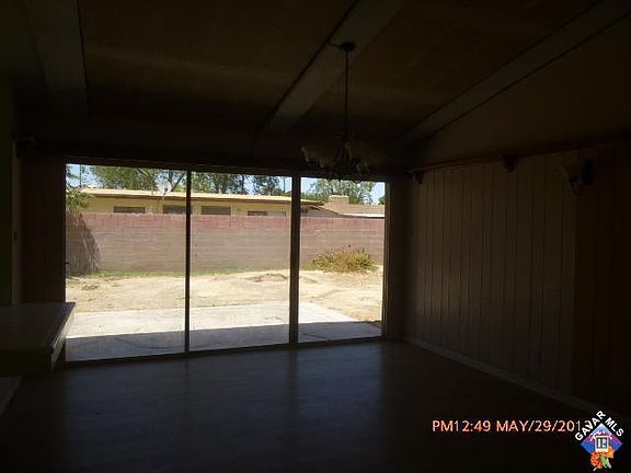 5th image of 1109 Holguin St
