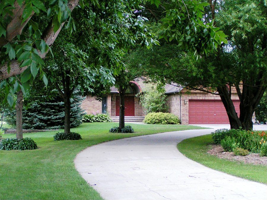 2nd image of 117 Knollwood Dr