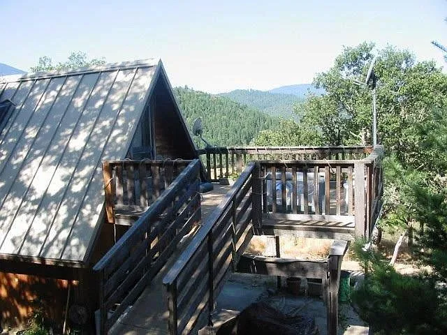 1240 Panther Gulch Rd photo 1