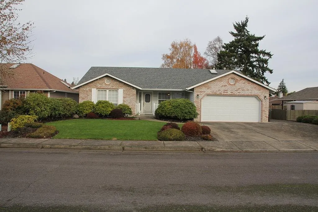 1913 Waymire St NW photo 1