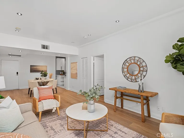 828 N Hudson Ave #106 — Photo 6