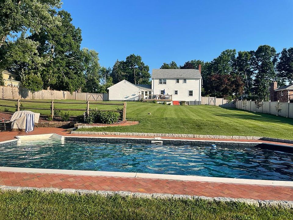 1st image of 85 Neipsic Rd