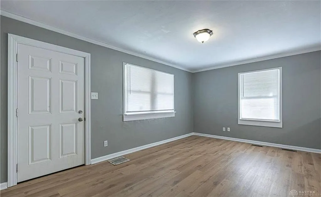 3 bed, 1.0 bath, 864 sqft, $1,400 — Photo 2