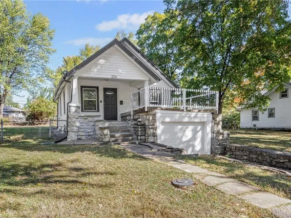 206 W 82nd Ter, Kansas City, MO 64114
