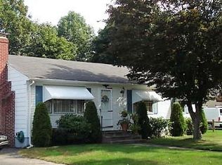 129 Corona St, Warwick, RI 02886