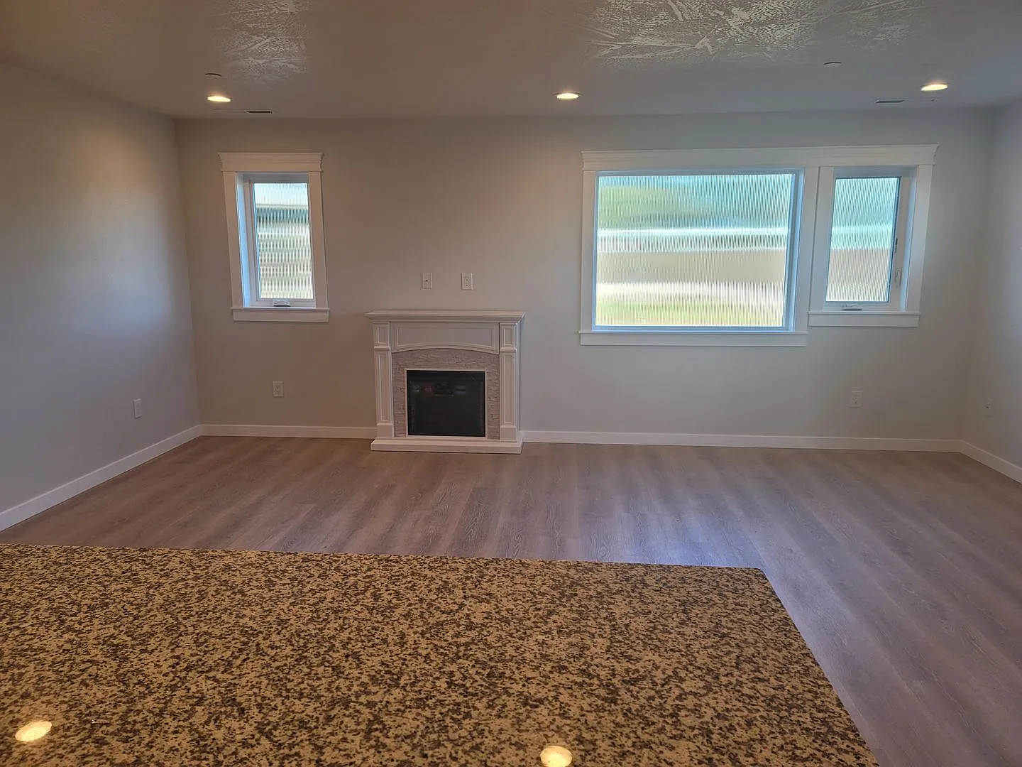 930 E St — Photo 2