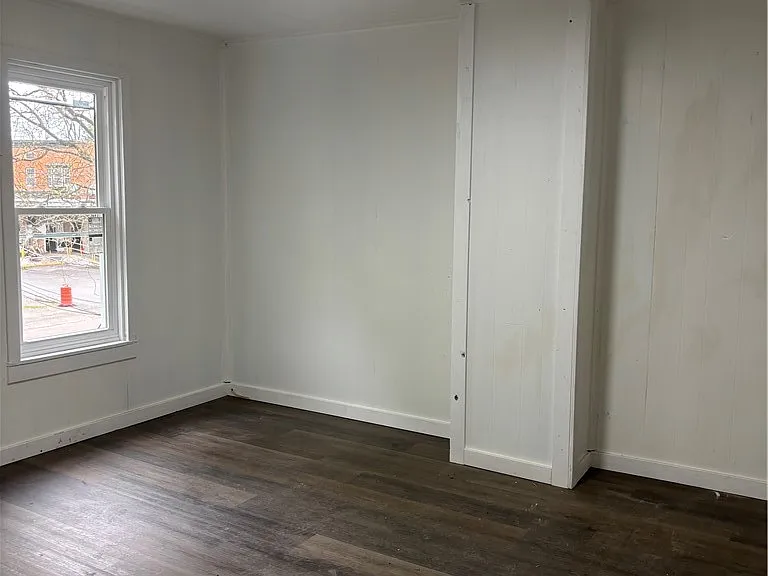 160 Boardman St #B — Photo 4