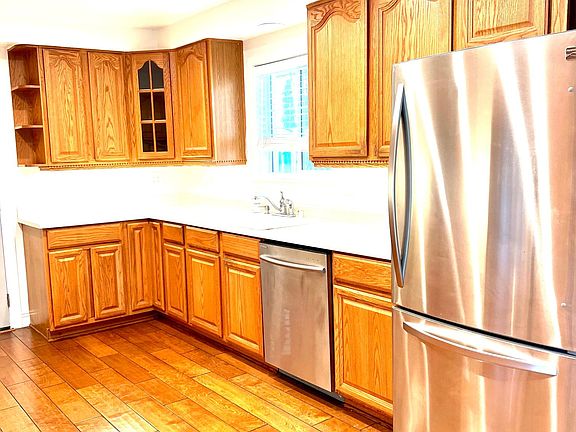 5th image of 749 Prescott Ave