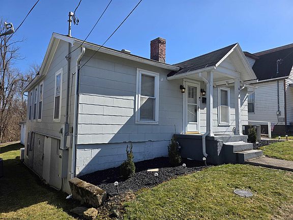 3rd image of 616 Maple St