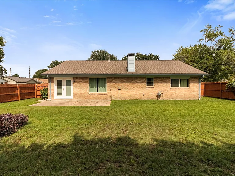 16319 Pitch Pine Dr — Photo 22