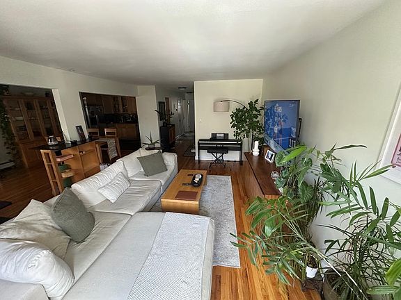 4th image of 31-03 30th St #2