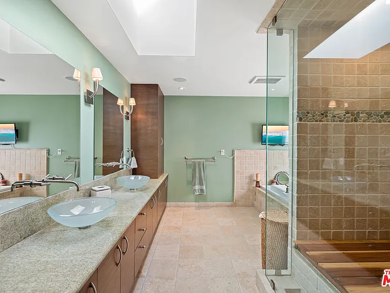 11940 Westminster Ave — Photo 26