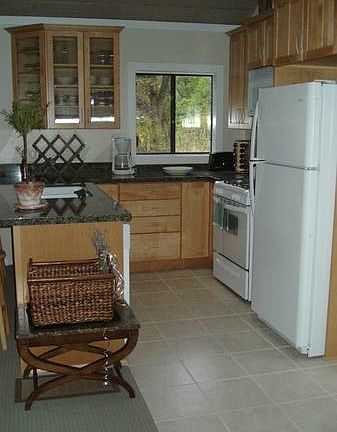 4th image of 6077 S Holladay Blvd