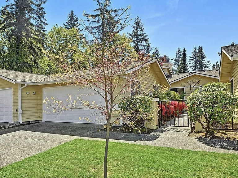 15908 Village Green Dr #B — Photo 1