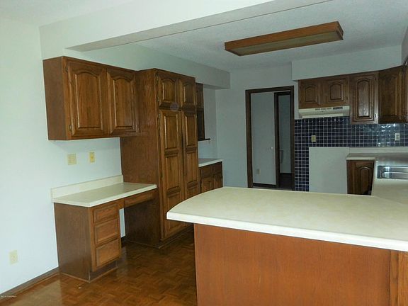 5th image of 2729 Foxdale Dr