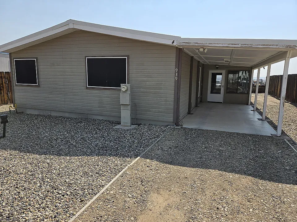 939 Ponderosa St