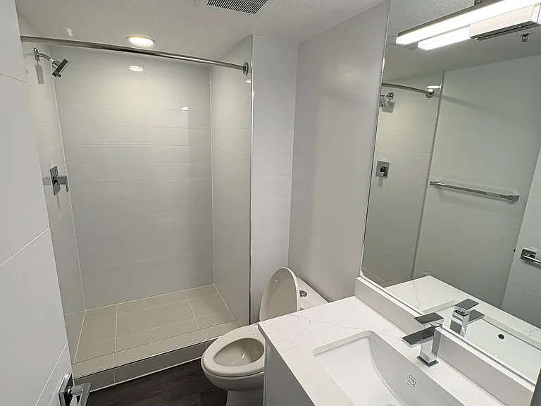 5733 Cambie St — Photo 20