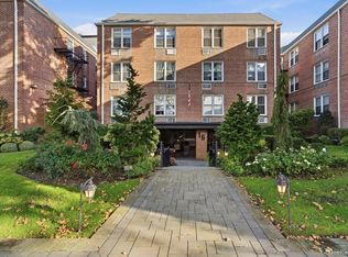 16 Main Street #2Y, East Rockaway, NY 11518