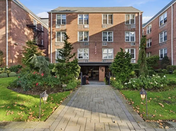 16 Main Street #2Y, East Rockaway, NY 11518